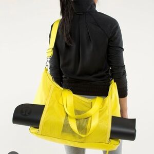 lululemon ‘Sand to Savasana’ Duffle Yoga Tote